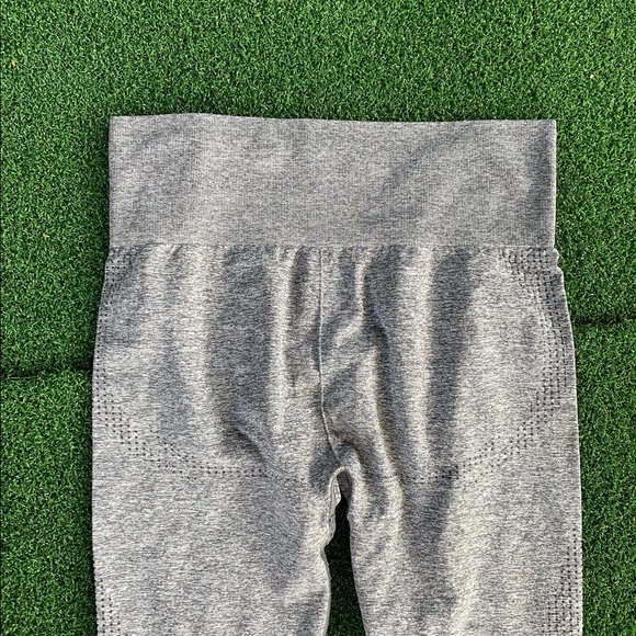 Gray gymshark leggings - Picture 7 of 9